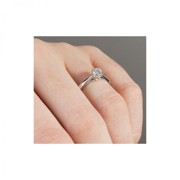 Zásnubný prsteň s diamantom 0.30 ct