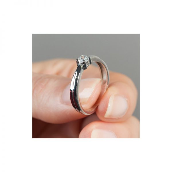 Elegantný zásnubný prsteň s diamantom 0.20 ct,