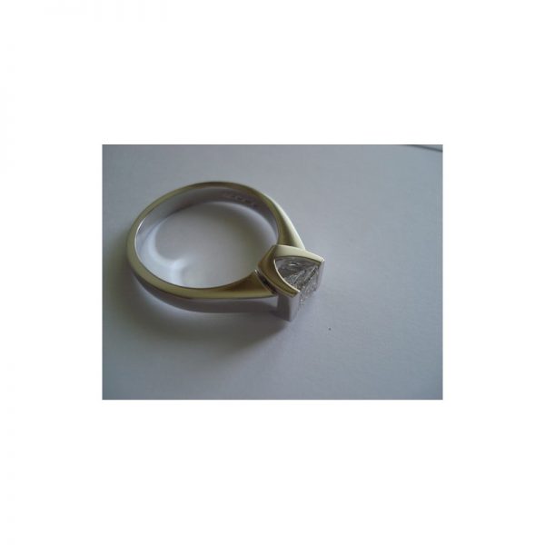 Zásnubný prsteň s diamantom Princess 0.50 ct