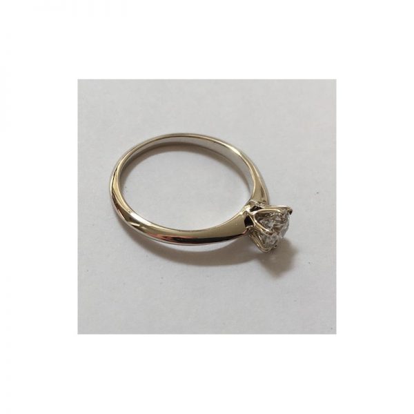 Romantický zásnubný prsteň s diamantom 0.50 ct